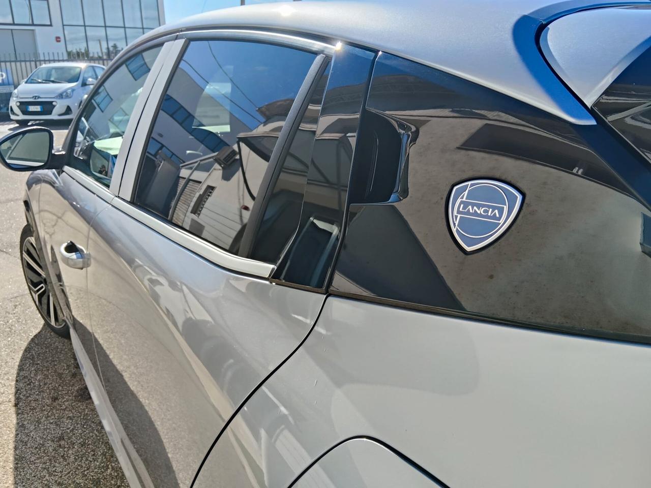 Lancia Ypsilon New Hybrid 1.2 110cv