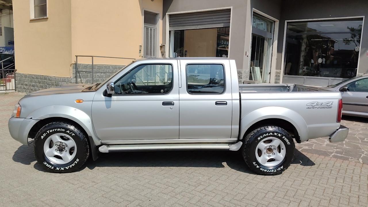 Nissan Navara Double Cab 2.5 td 133cv