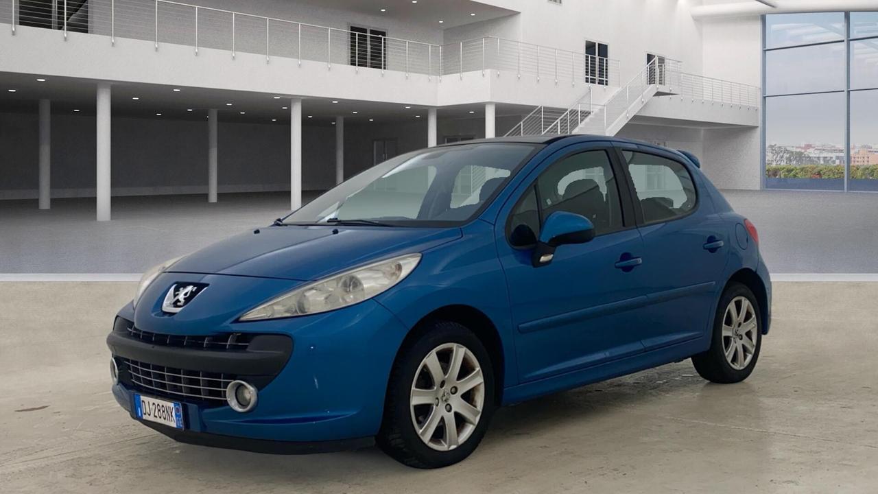 Peugeot 207 1.6 HDi 5p. "Bella con Tetto pan & Pelle Féline"