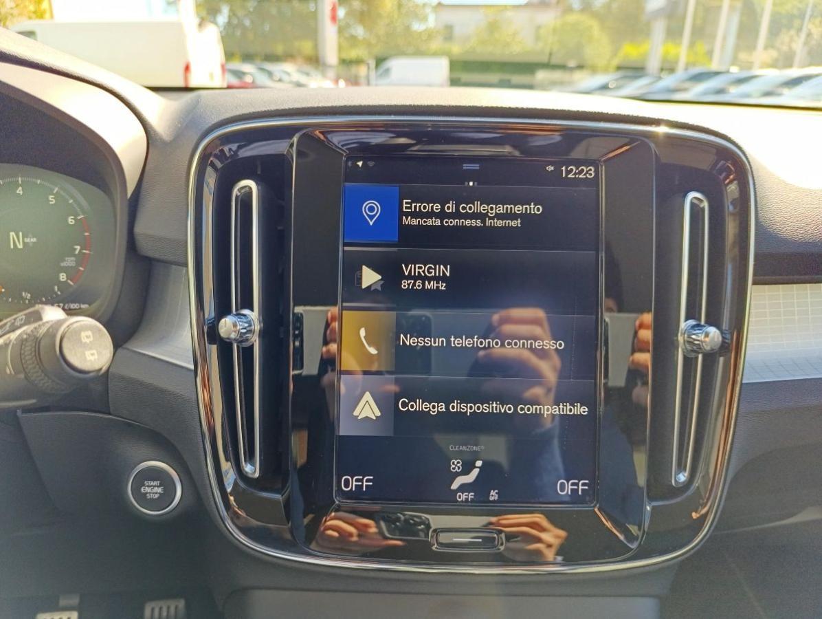 VOLVO - XC40 - T3 Momentum