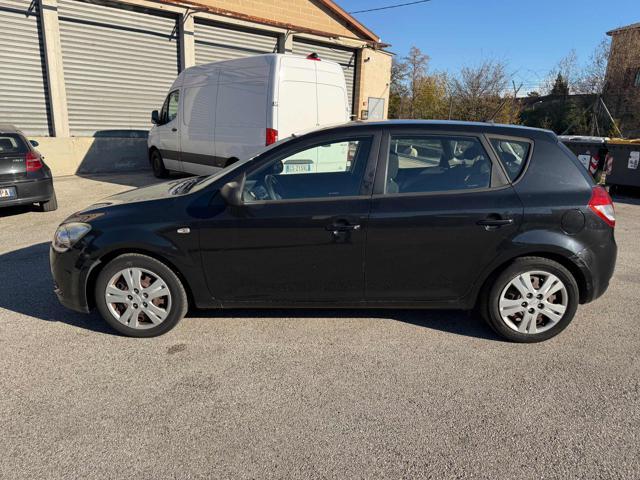 KIA cee'd 117,150km 1.4 90CV 5p. EX nessun lavoro da fare