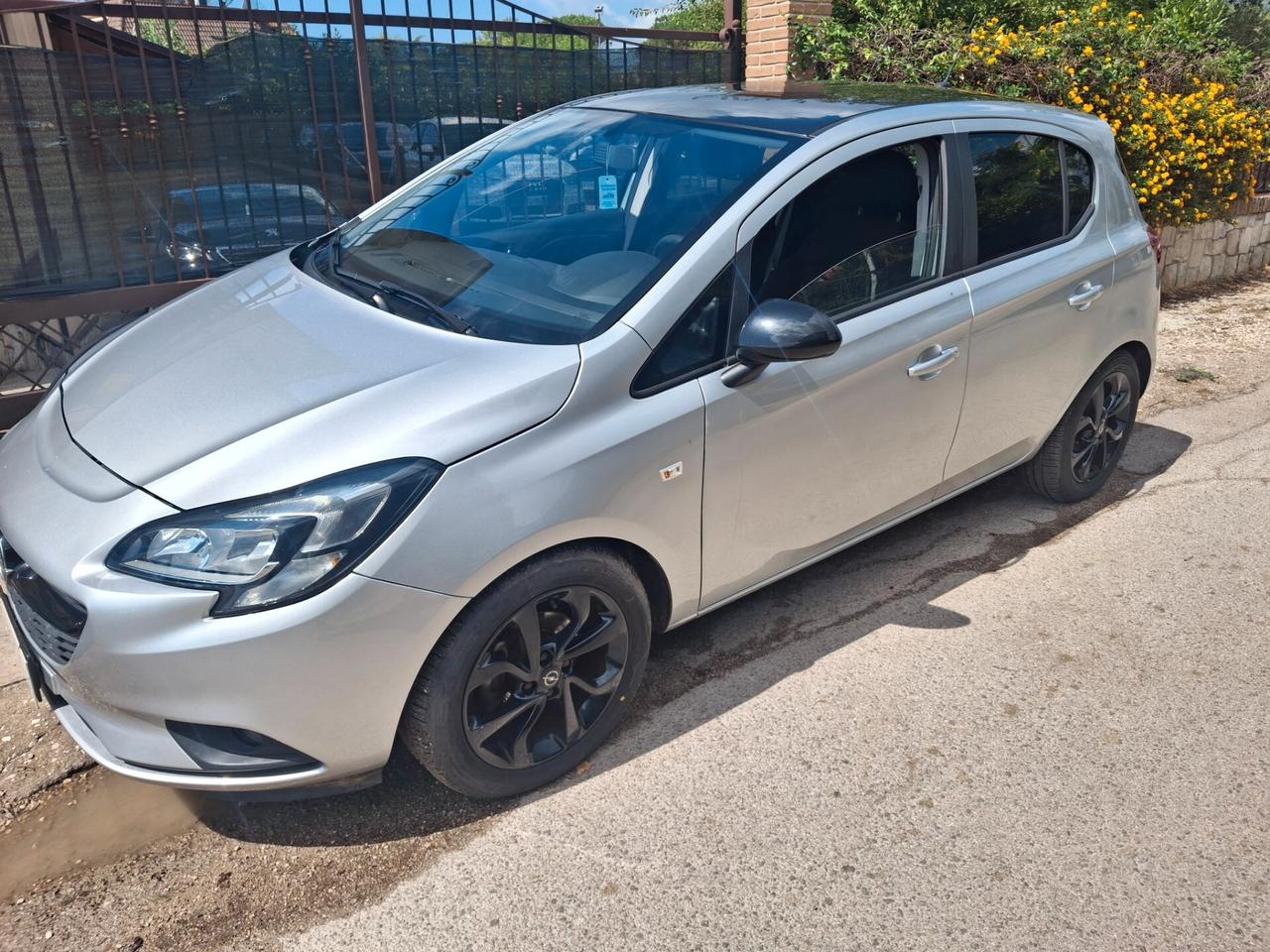 Opel Corsa 1.2 5 porte n-Joy con imp.gpl b.color