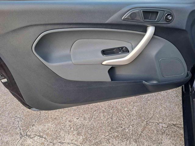 FORD Fiesta 1.6 TDCi 90CV 3 porte DPF Titanium neopatentati