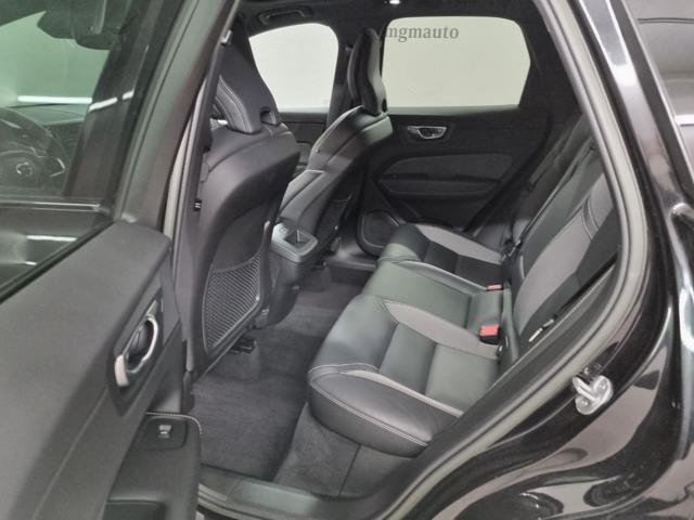 VOLVO XC60 B4 automatico Plus Dark
