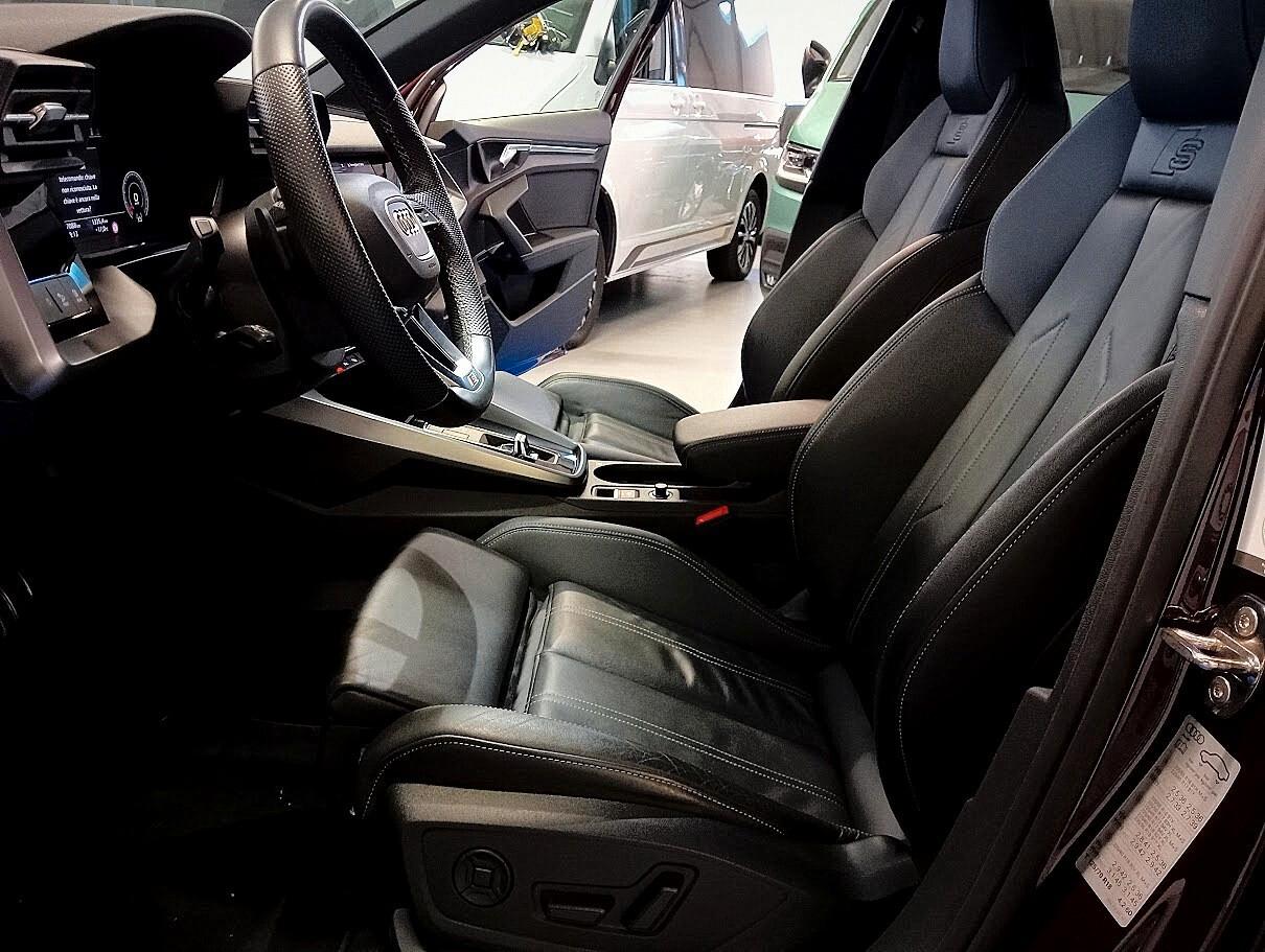 Audi A3 2.0 TDI SLINE EXCLUSIVE IDENTITY BLACK 19" MATRIX