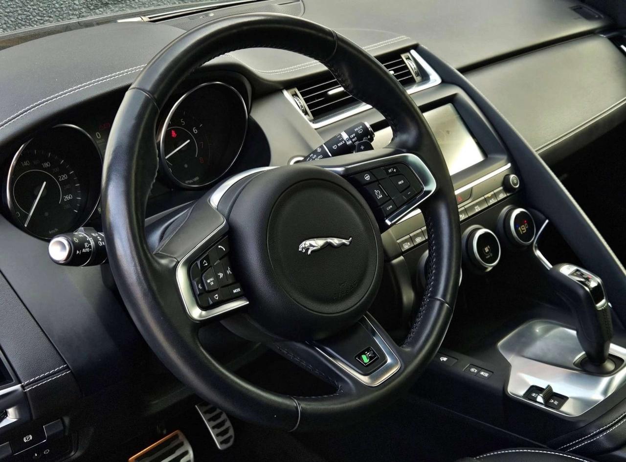 Jaguar E-Pace 2.0 300 CV AWD aut. R-Dynamic SE