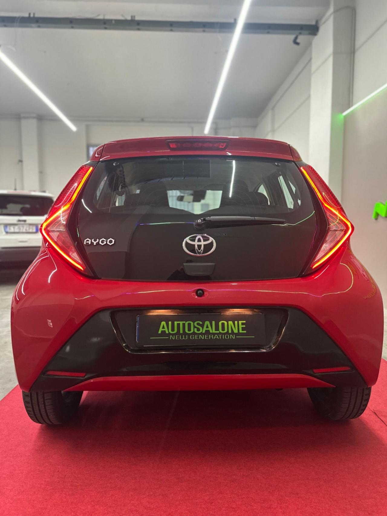 Toyota Aygo Connect 1.0 VVT-i 72 CV 5 porte x-clusiv MMT