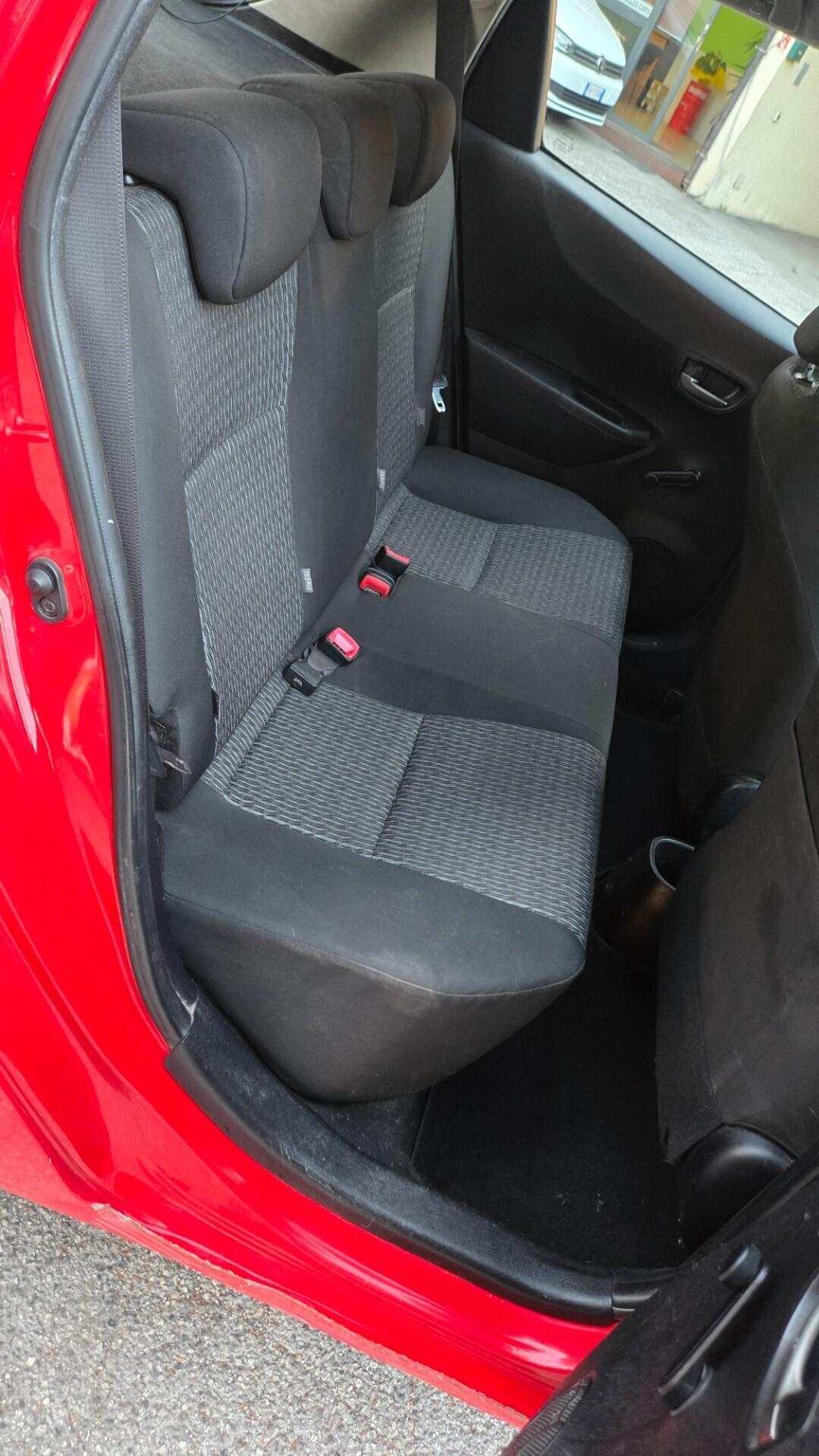 Toyota Yaris 1.0 5 porte Lounge