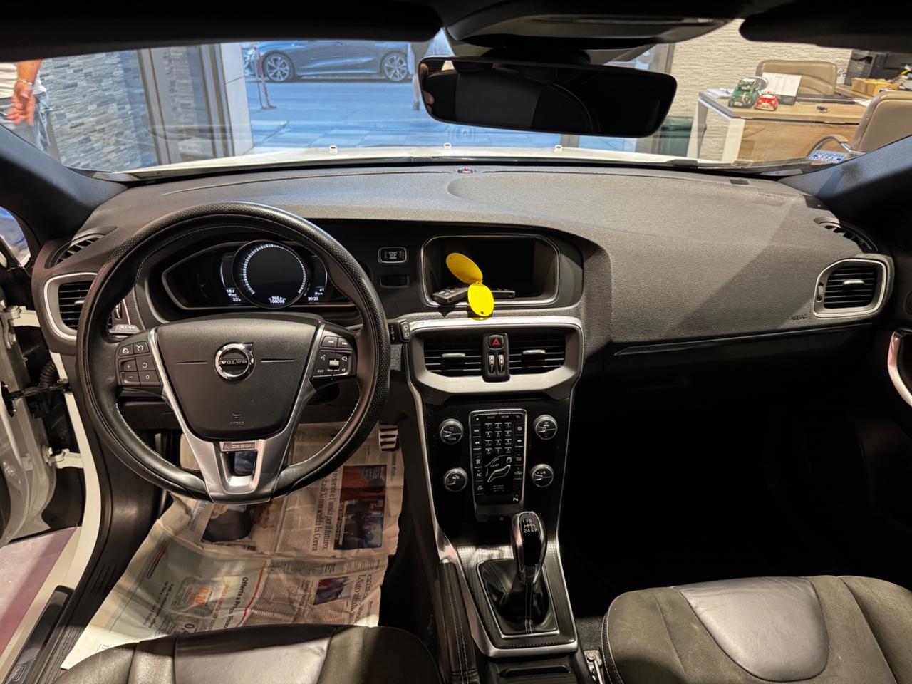 Volvo V40 D2 R-design