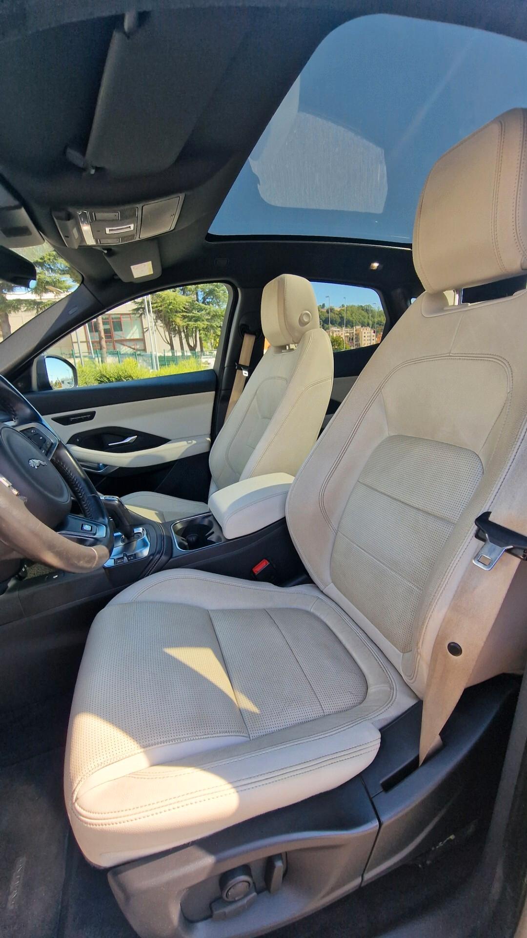 Jaguar E-Pace 2.0D 240 CV AWD aut. R-Dynamic SE