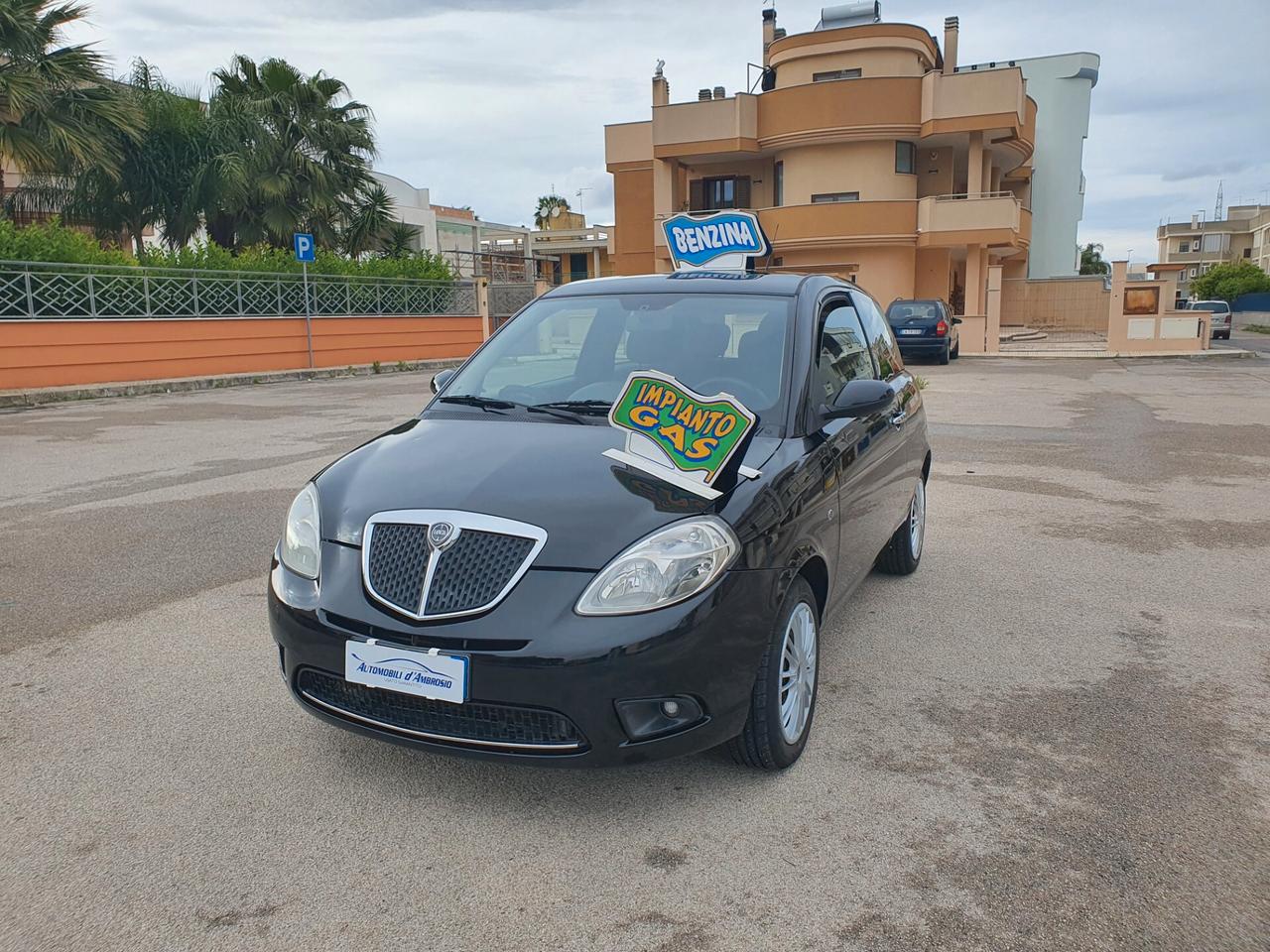 Lancia Ypsilon 1.2 Benz/GPL 44 KW 60 CV Neopatentati