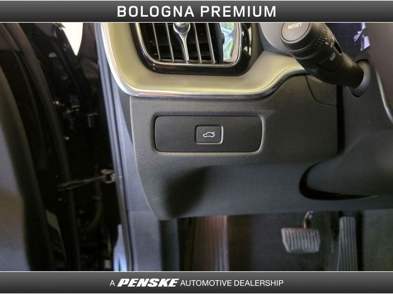 Volvo XC60 B4 (d) AWD automatico Core