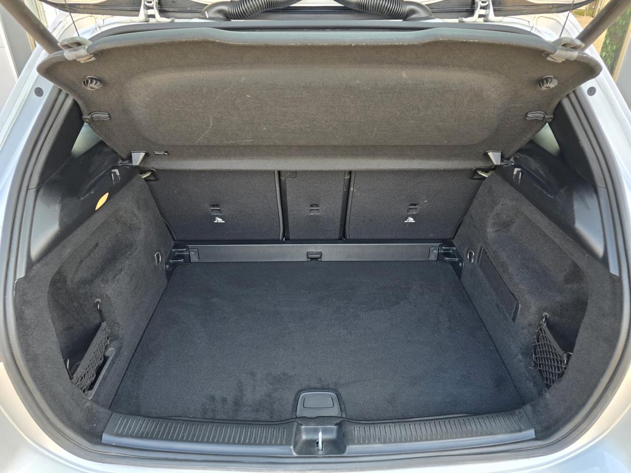 Mercedes B 180 d Aut. Premium Amg Line AMBIENTE LIGHT