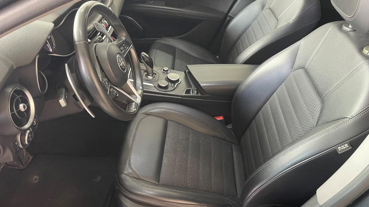 Alfa Romeo Stelvio 2.2 Turbodiesel 180 CV AT8 RWD Executive