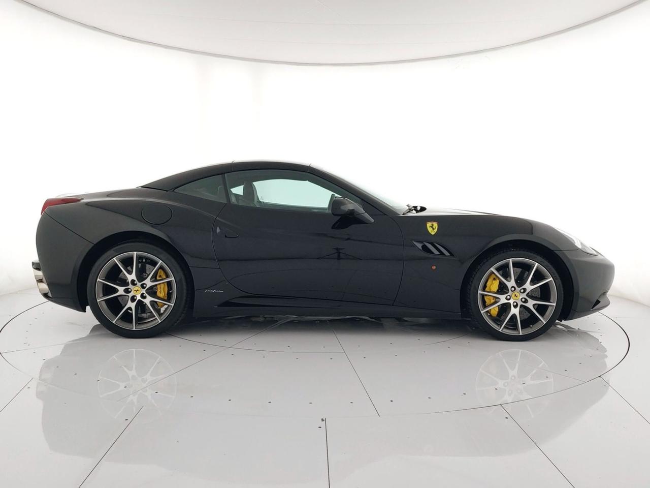 FERRARI California 4.3 dct PELLE+SOSP.DUAL MODE+FRENI CARBOCERAMICA GIALLI