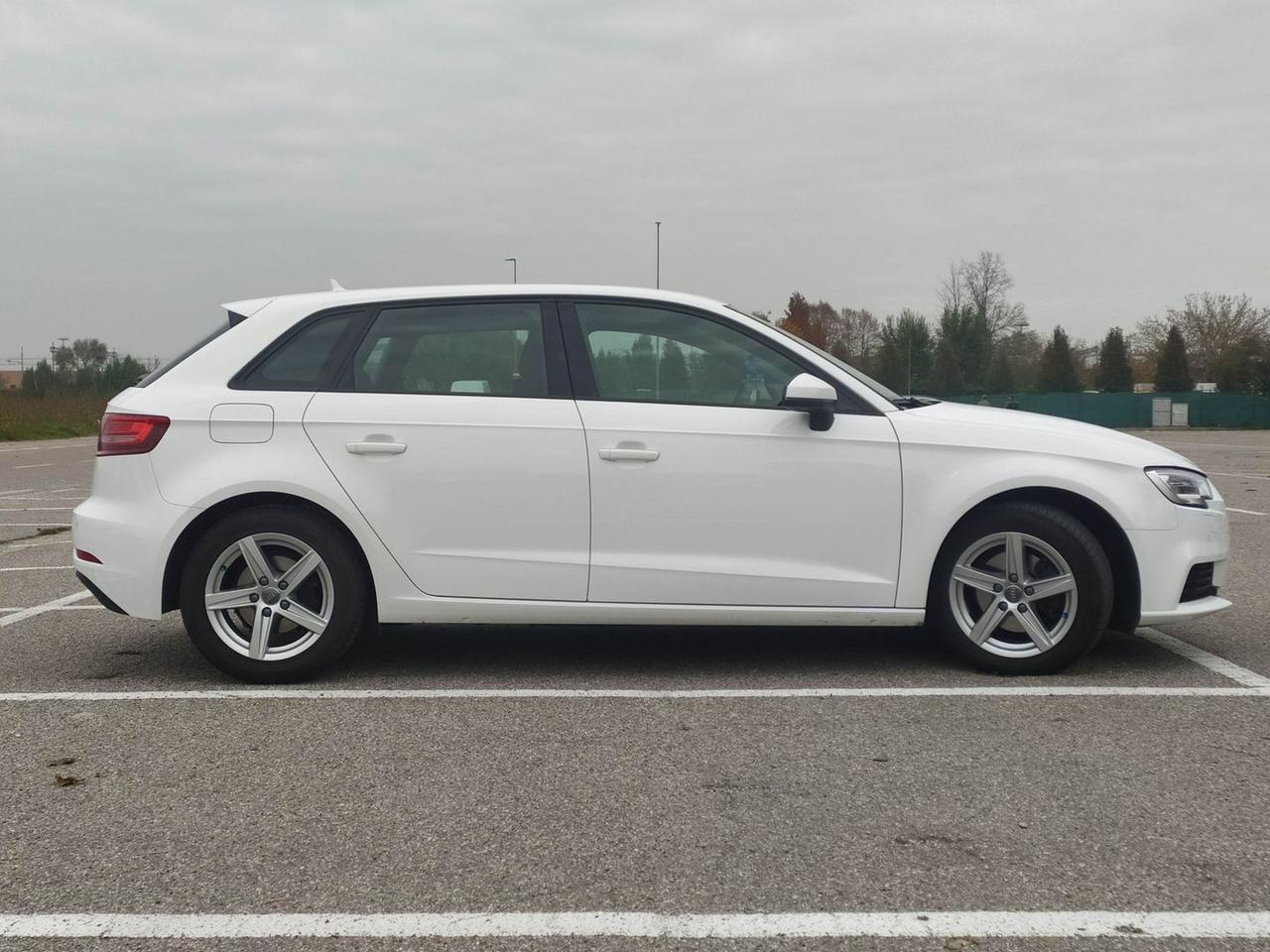 Audi A3 Business Line 2.0 35 TDI #7770