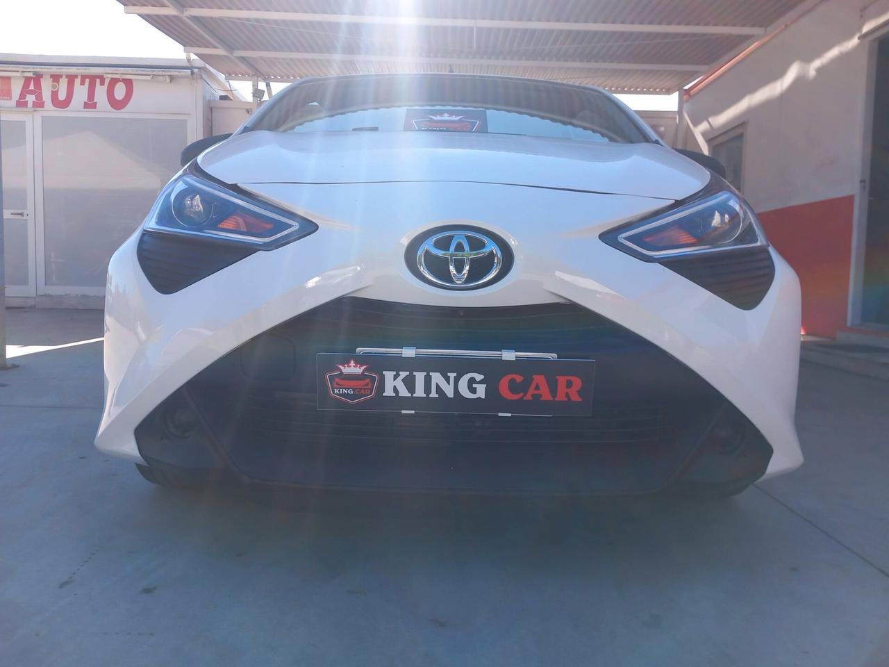 Toyota Aygo Connect 1.0 VVT-i 72 CV 5 porte x-play