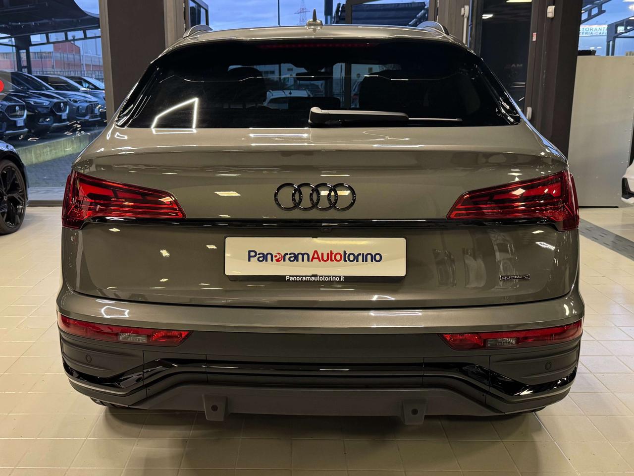 Audi Q5 SPB 40 TDI quattro S tronic Identity Black MATRIX