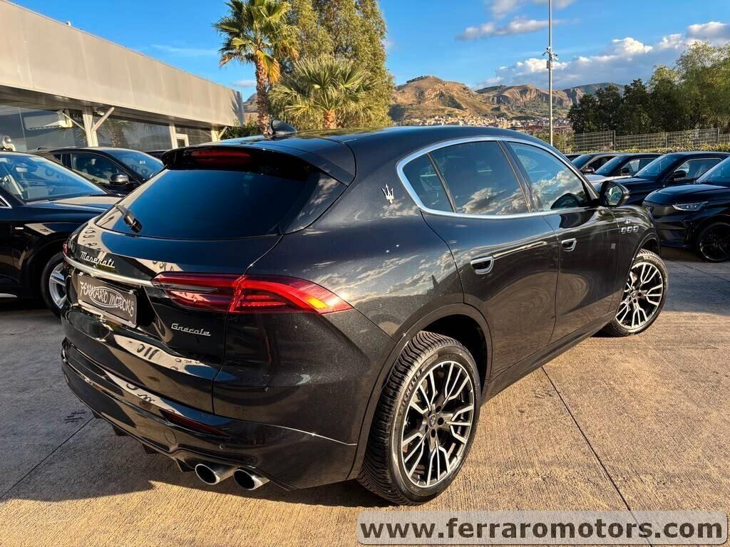 Maserati Grecale MHEV 300 CV solo 10.000 KM IVA ESPOSTA Tua a soli 579 Euro al mese