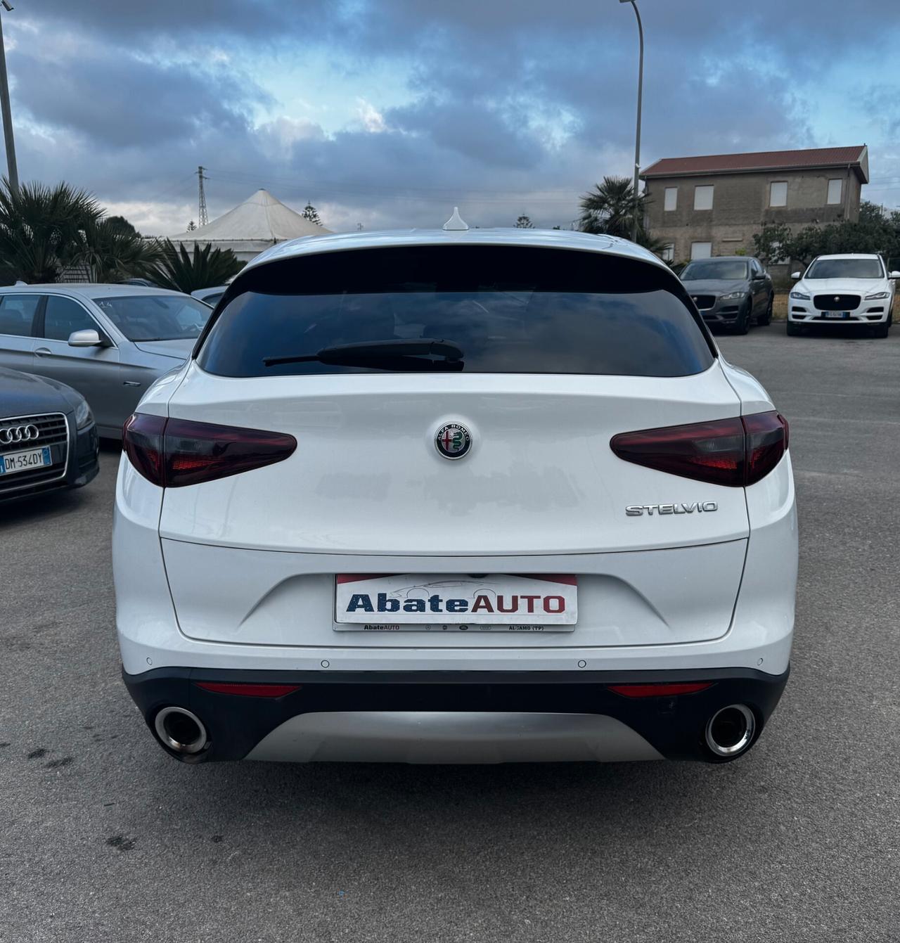 Stelvio 2.2 Turbodiesel 180 CV AT8 RWD Business