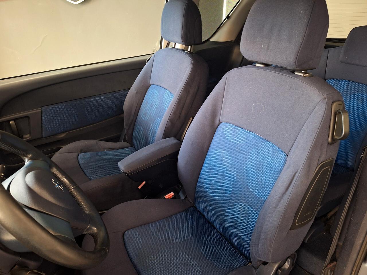 Peugeot 1007 1.6 HDi Sporty