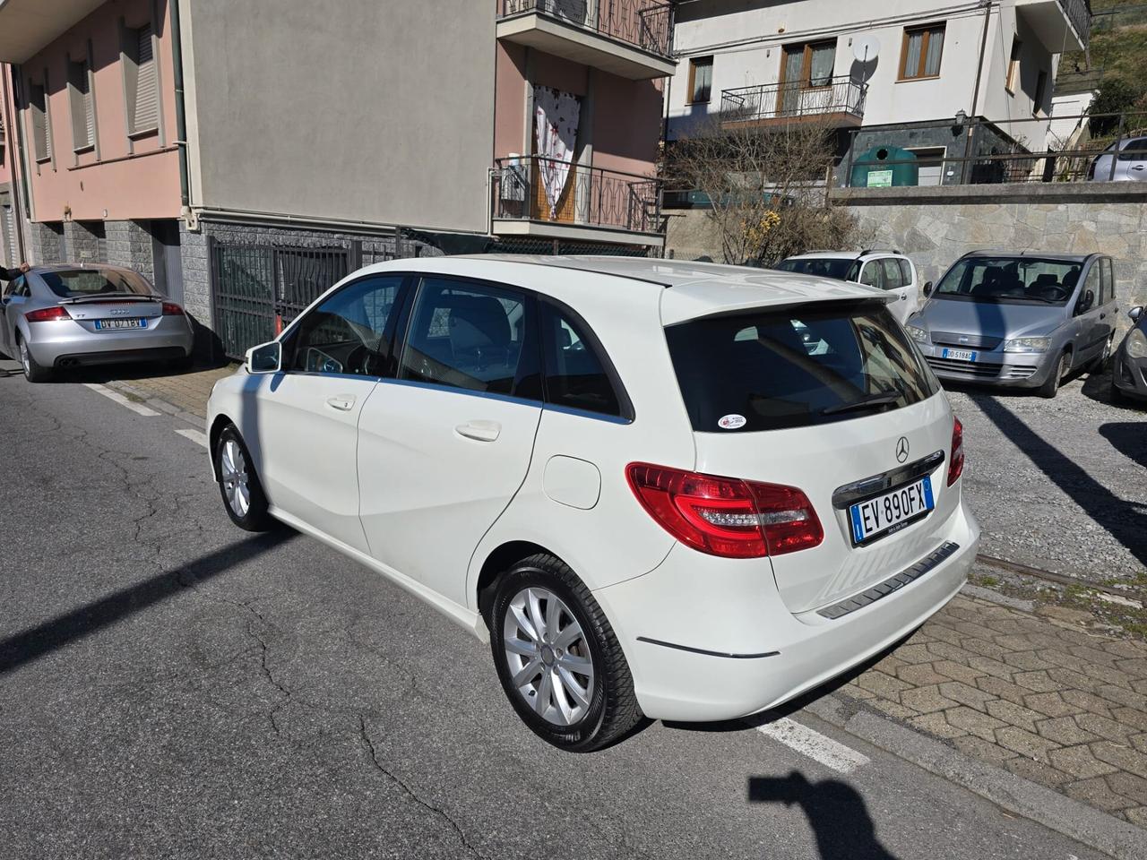 Mercedes-benz B 180 Premium LED CAMERA