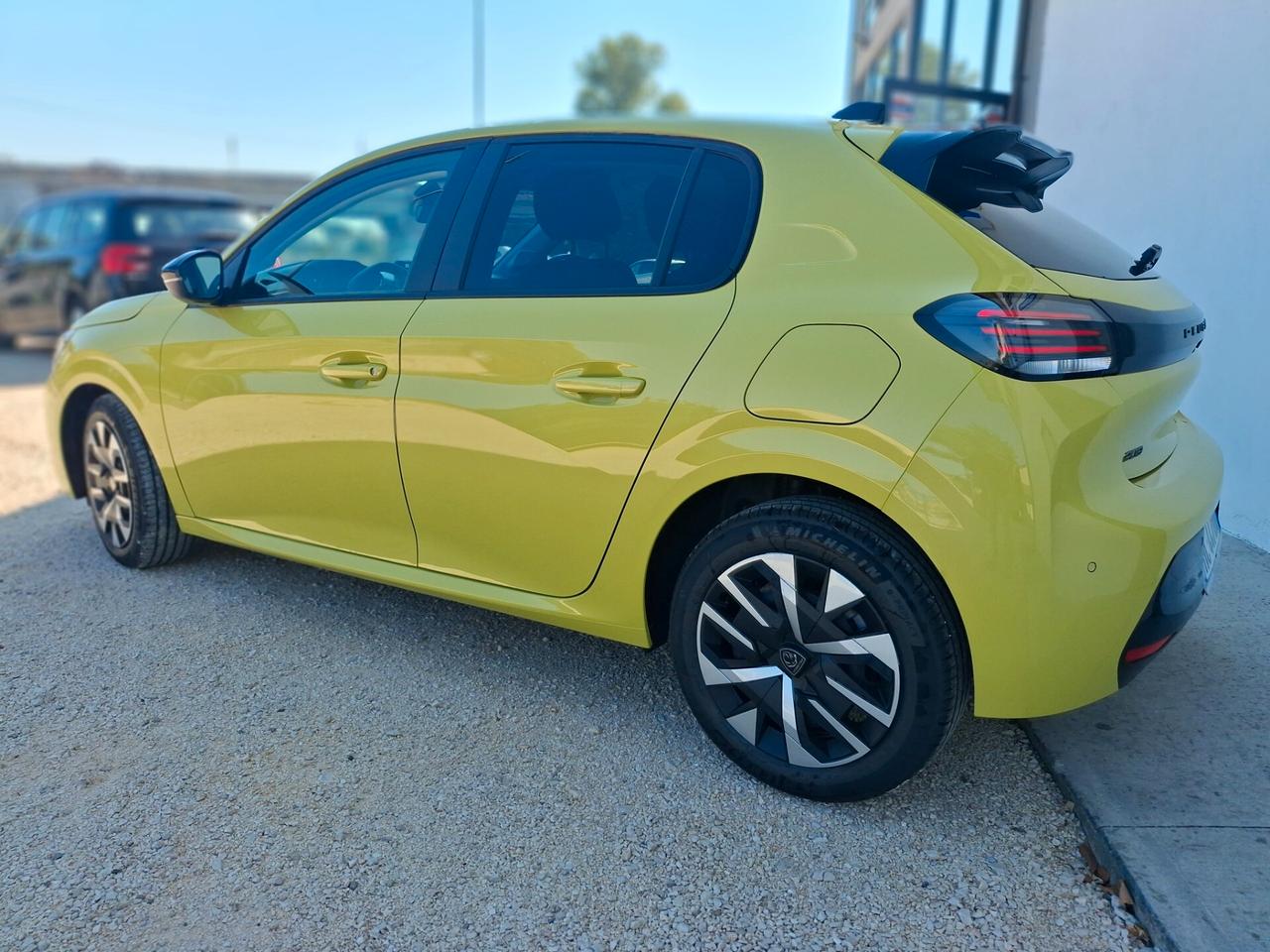 Peugeot 208 Hybrid 110 e-DCS6 Business
