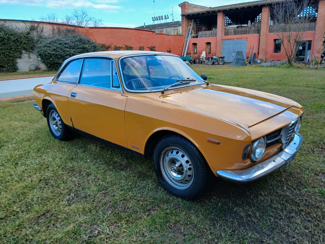 Alfa Romeo GT junior scalino prima serie