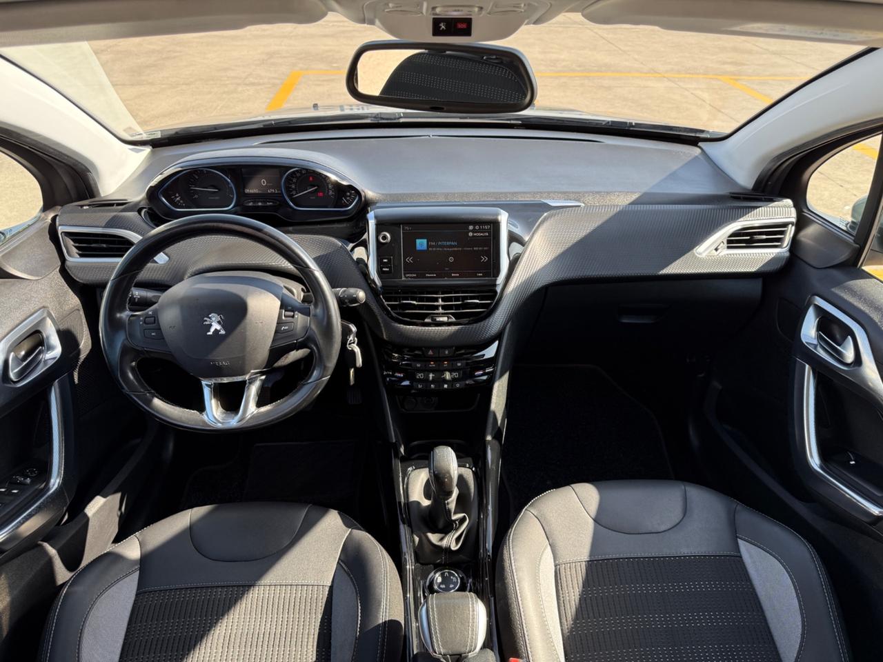 Peugeot 2008 1.2 Turbo Benzina 110 cv EURO 6B NEOPATENTATI