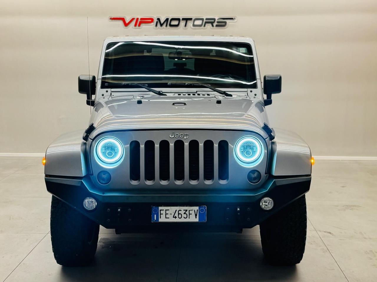 Jeep Wrangler 2.8 CRD SAHARA UNLIMITED PARI AL NUOVO restilyng