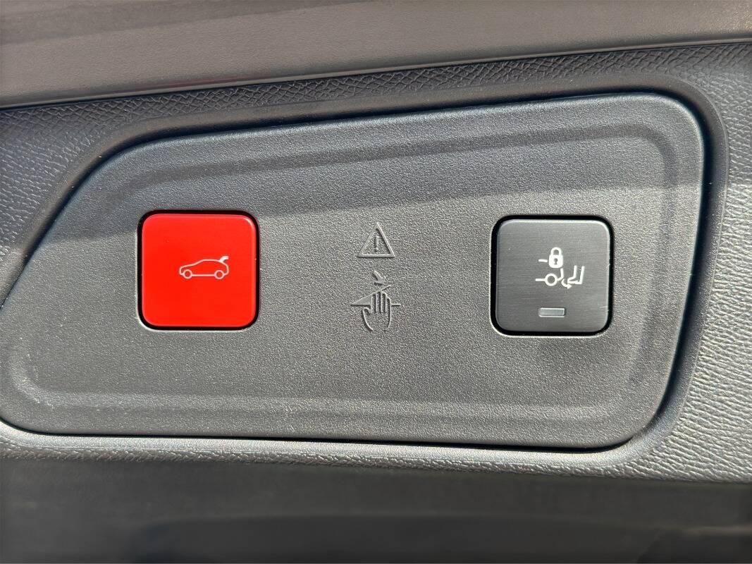 Peugeot 3008 II 1.5 bluehdi Allure Pack s&s 130cv AUTOM E TELECAM