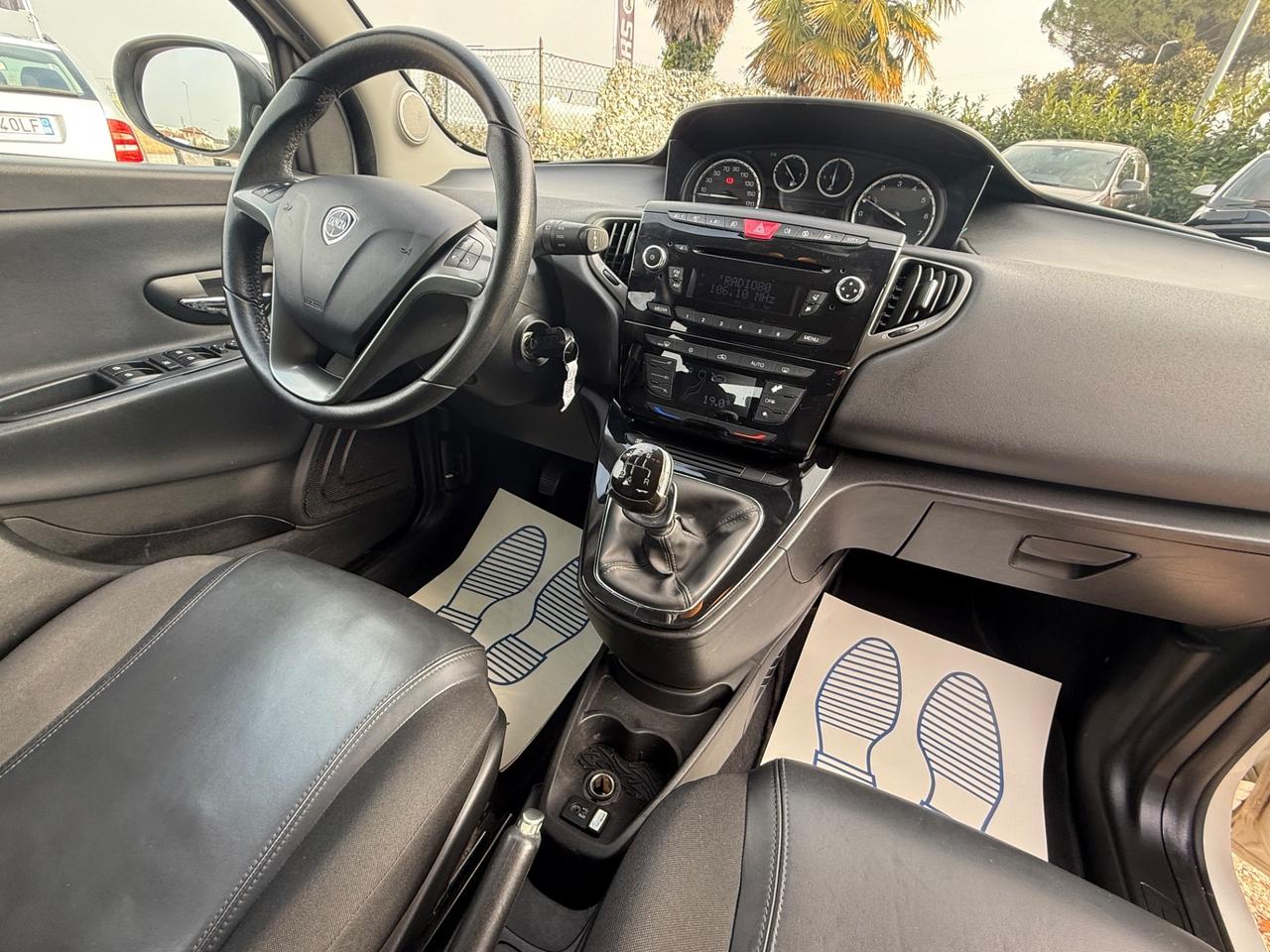 Lancia Ypsilon 1.2 69 CV 5 porte GPL Ecochic Platinum