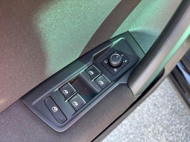 VOLKSWAGEN Tiguan 2.0 TDI 150 CV SCR DSG LIFE *UNIPROPRIETARIO*