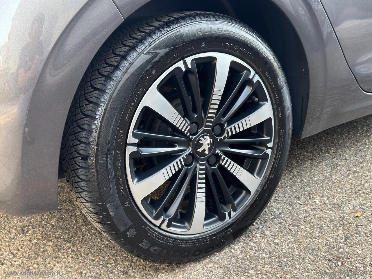 PEUGEOT 208 PureTech 82 S&S 5p. Signature