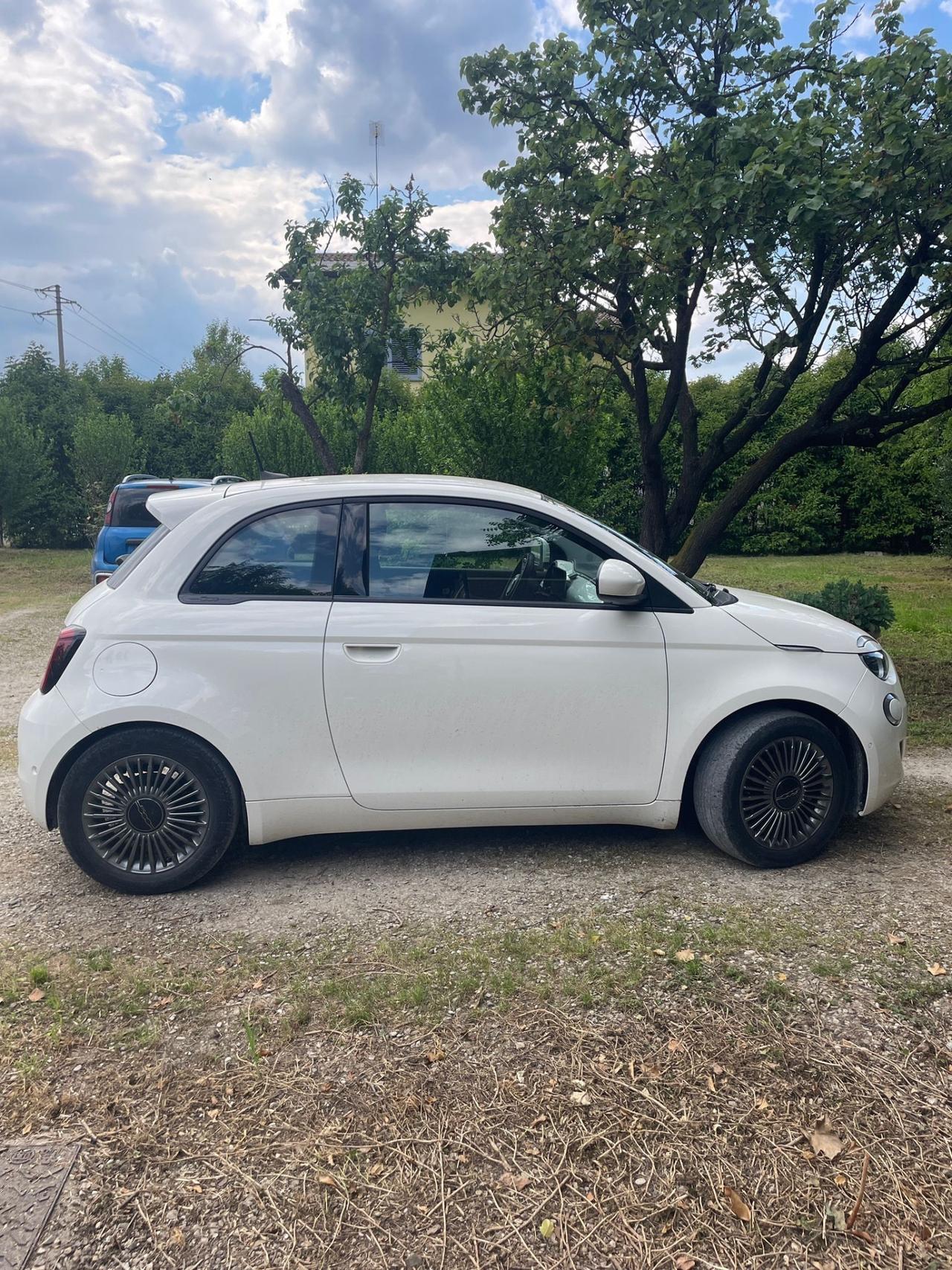 Fiat 500e Berlina 42 kWh Icon 320 km autonomia