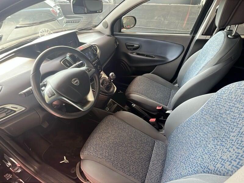 Lancia Ypsilon 1.0 FireFly 70cv Hybrid Silver