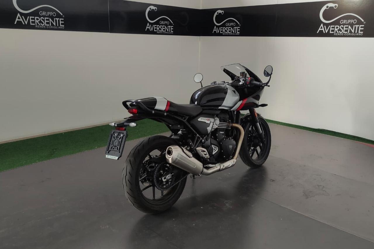 Triumph Thruxton 400