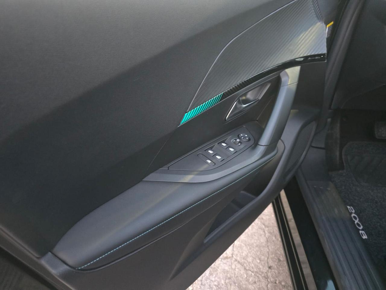 Peugeot 2008 BlueHDi 130 S&S EAT8 Allure