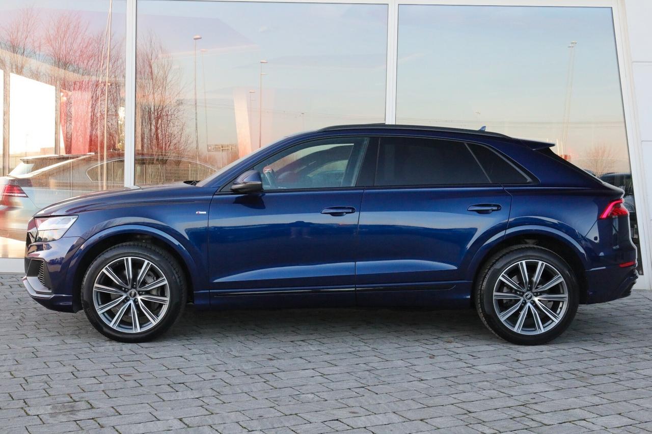 AUDI Q8 S LINE