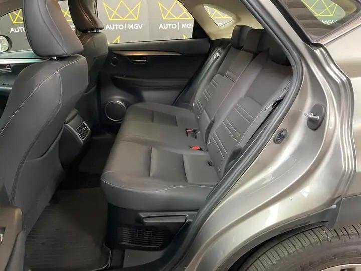 Lexus NX 300h Hybrid 4WD F-Sport