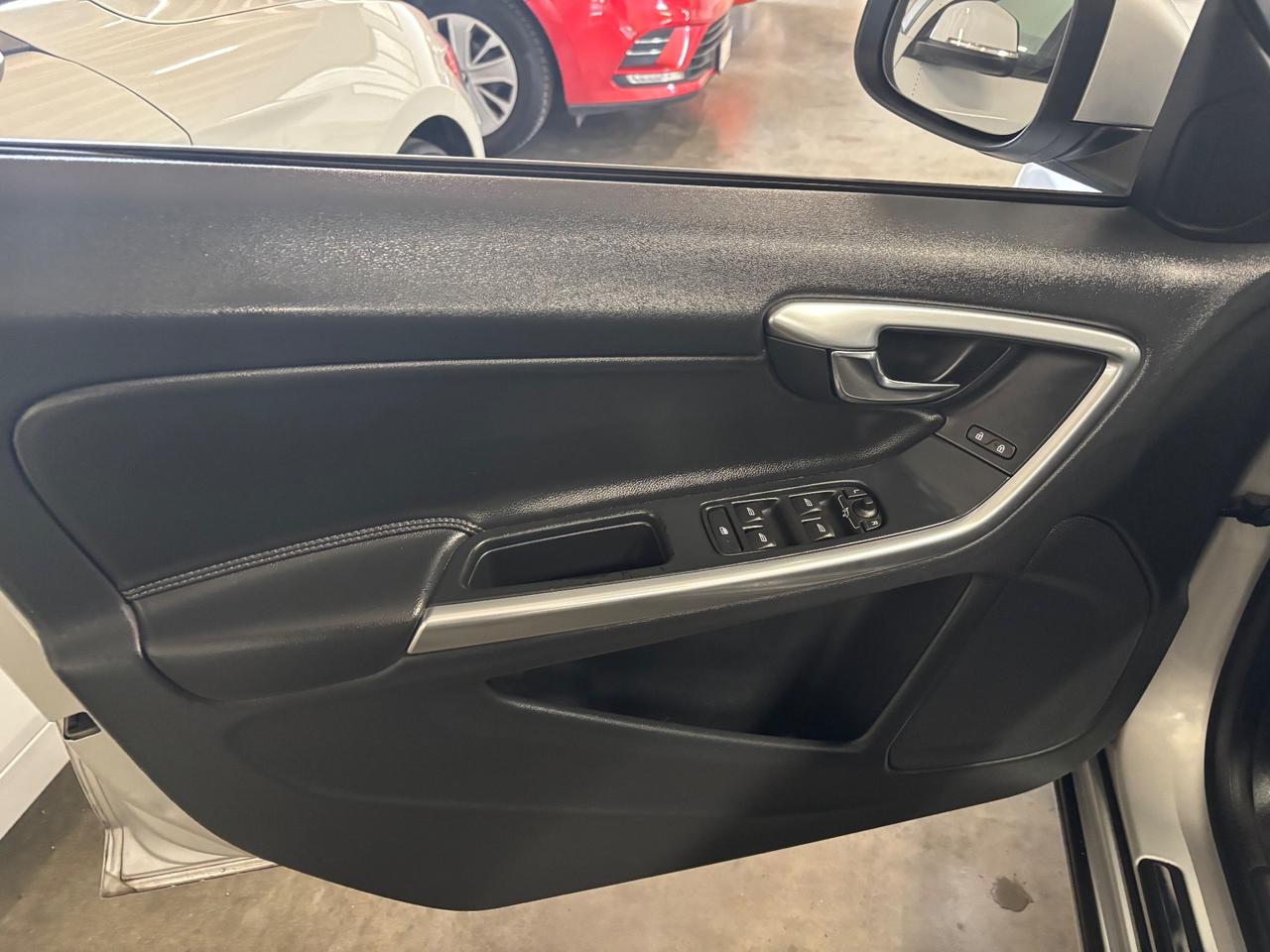 Volvo V60 D2 Geartronic R-design