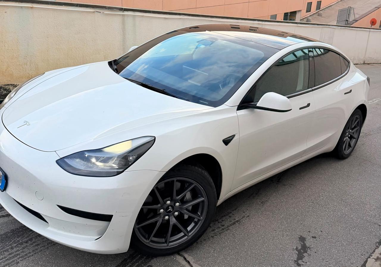 Tesla Model 3 RWD