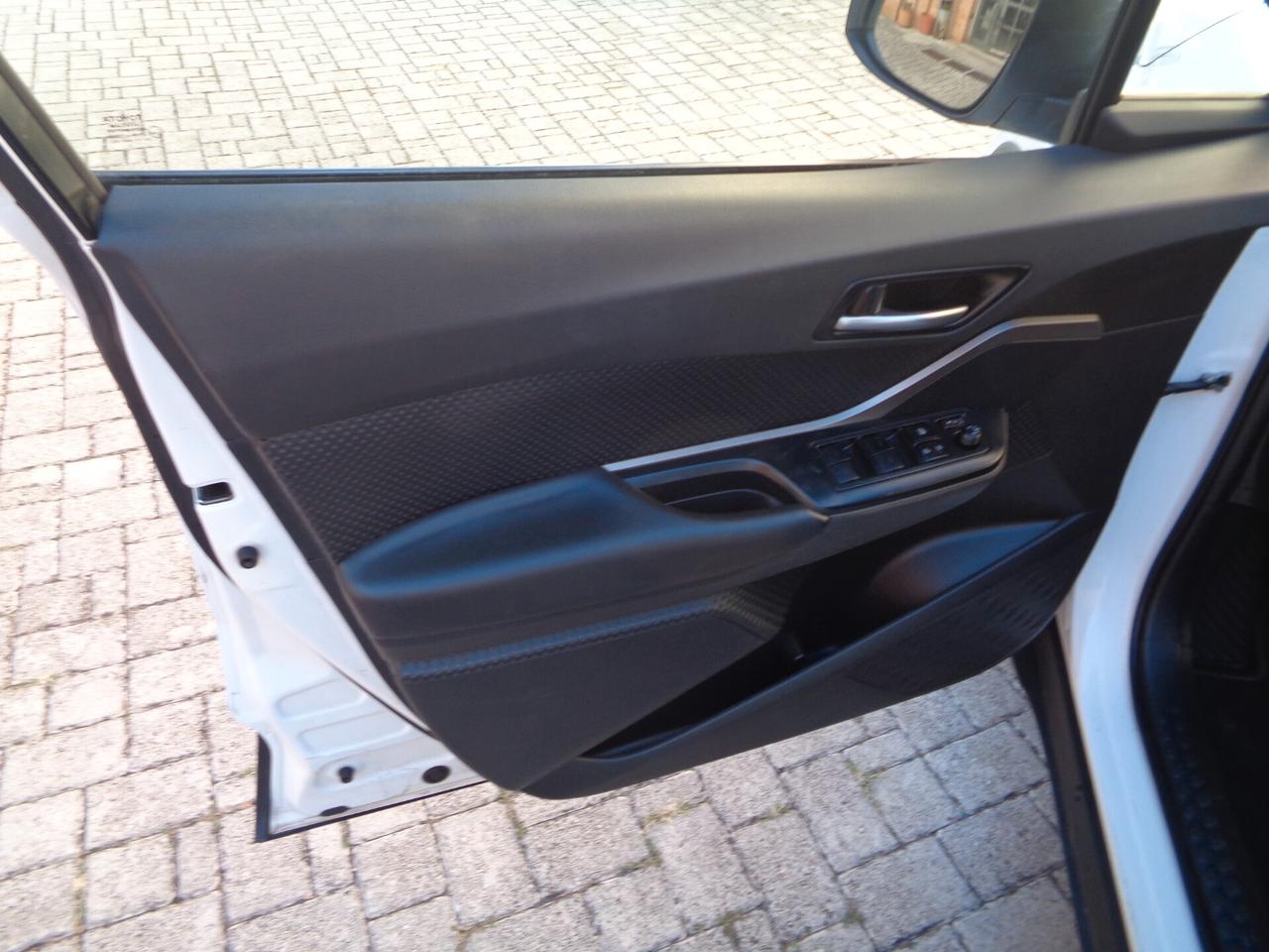 Toyota C-HR 1.8 HV Active NESSUN VINCOLO DI FINANZIAMENTO
