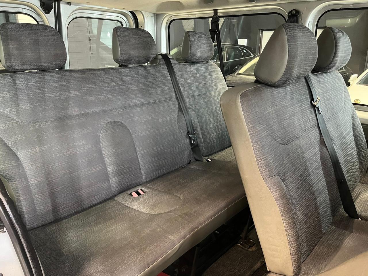 Renault Trafic T29 2.0 dCi/90 PL-TN Passenger Confort 9 POSTI