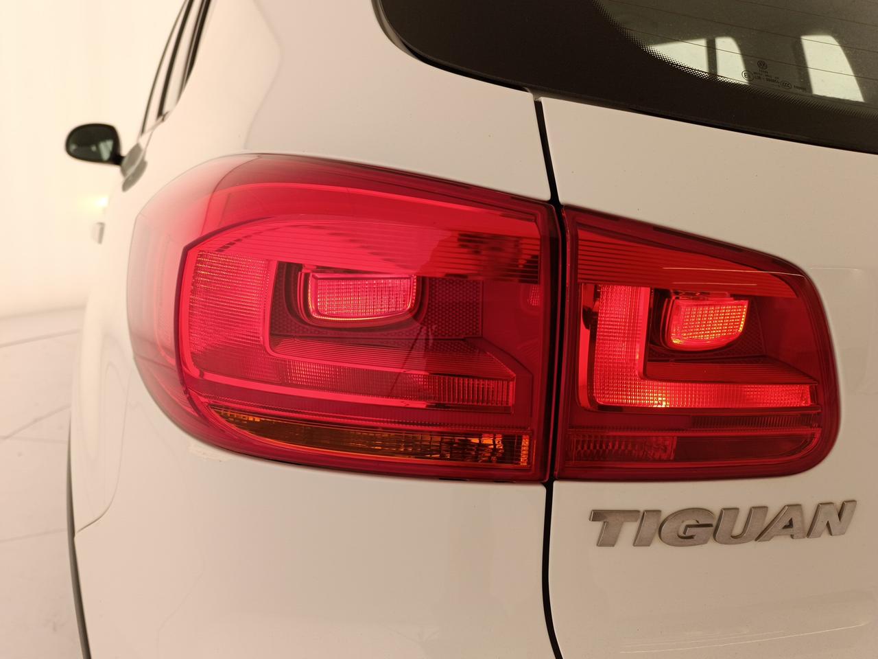 VOLKSWAGEN Tiguan 1ª serie - Tiguan 2.0 TDI 110CV Business Sport & Style BlueMotion Tech.