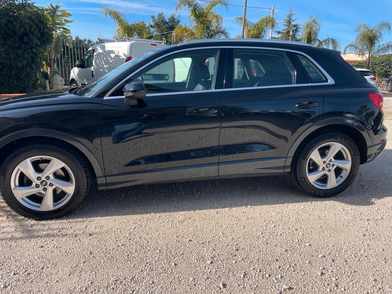 Audi Q3 35 TDI S tronic Business Advanced