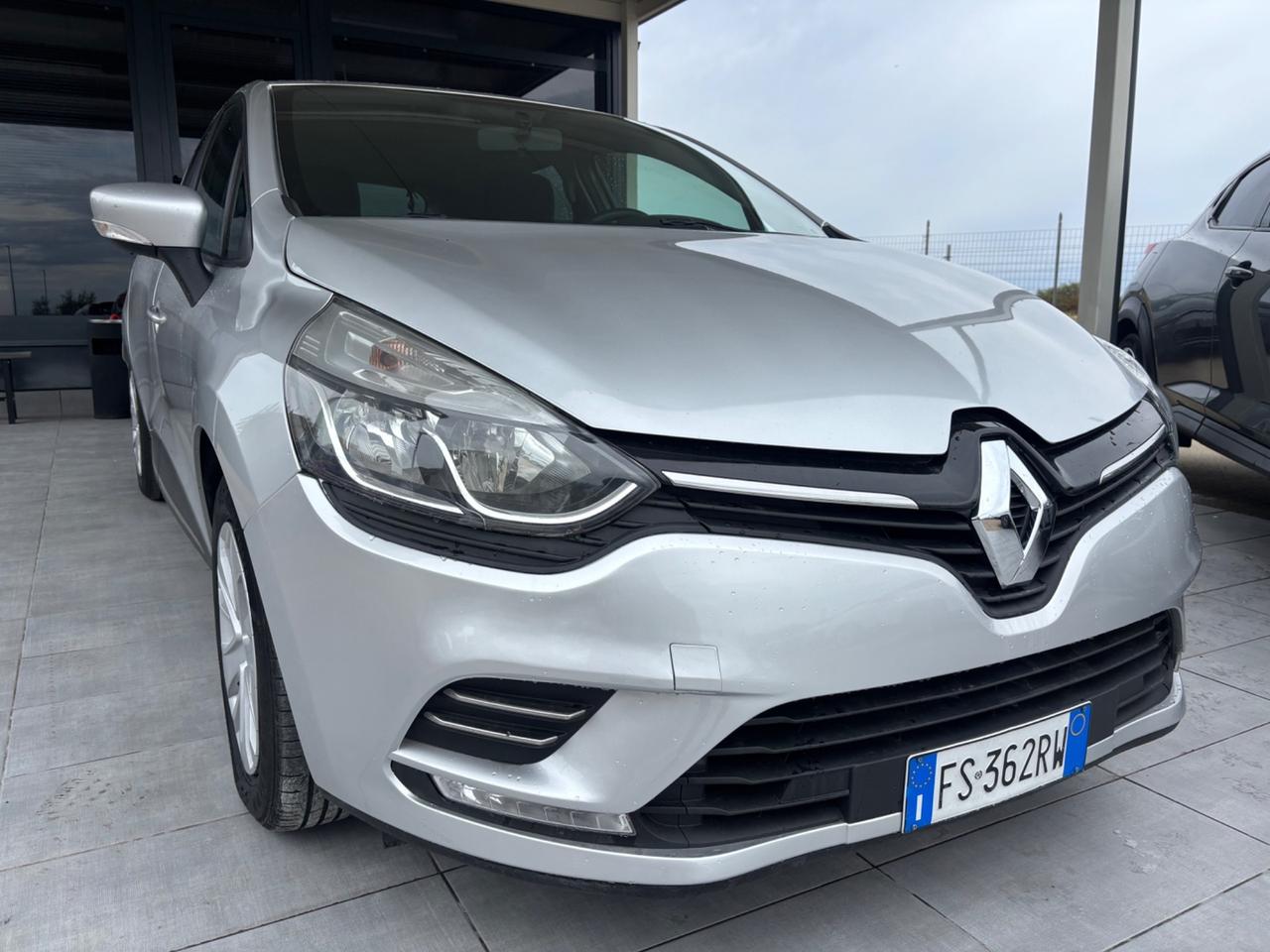 Renault Clio dCi 8V 75 CV 5 porte Moschino Intens