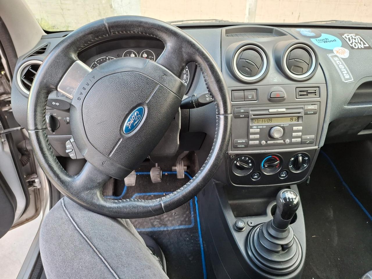 Ford Fiesta 1.4 TDCi 68CV 5 porte Titanium