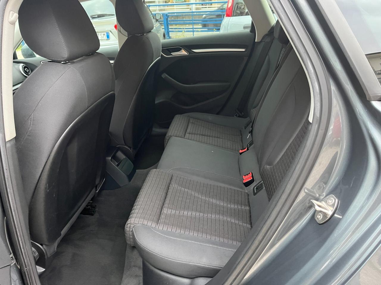 Audi A3 SPB 1.6 TDI 105 CV CR Ambition