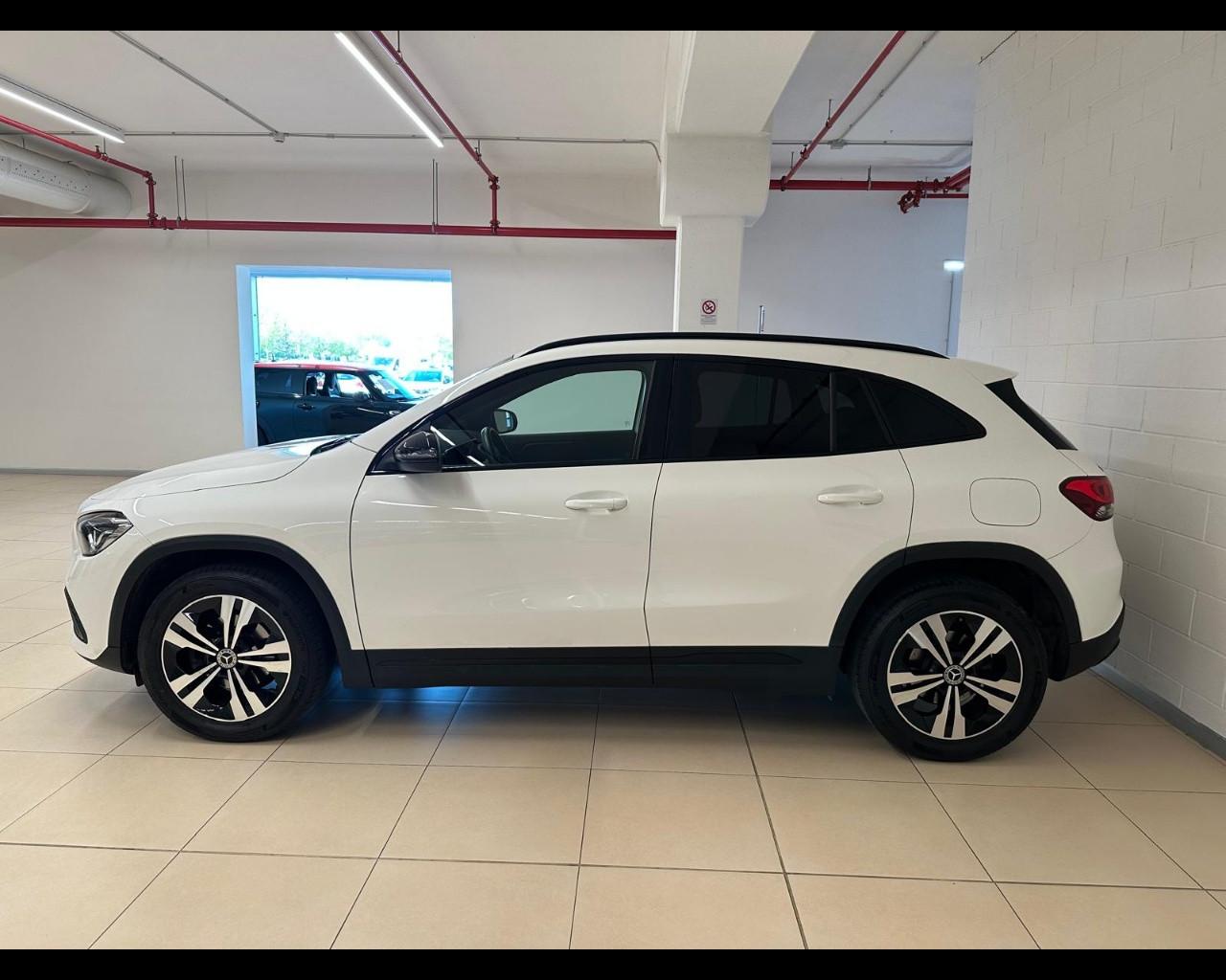 Mercedes-Benz GLA (H247) - GLA 180 Automatic Sport